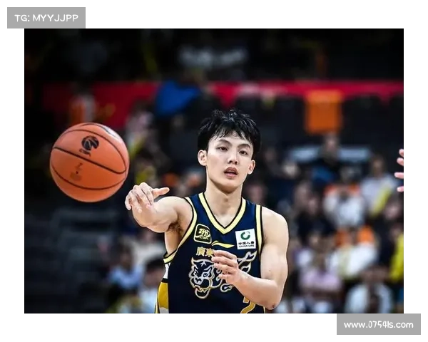 CBA常规赛:广东半场54-49领先吉林,伯克14分&莫兰德11分 CBA常规赛:广东半场54-49领先吉林,伯克14分&莫兰德11分